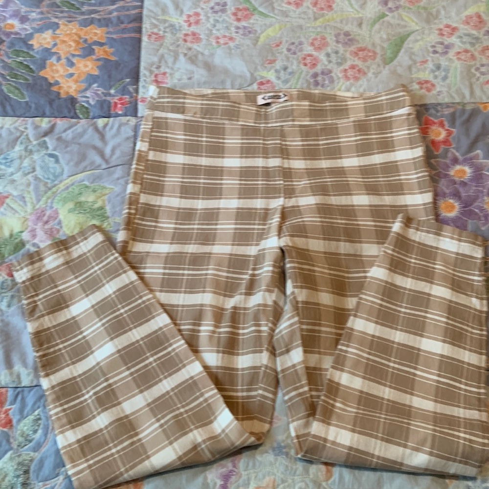 Nanette Lepore Women’s Tan Plaid Pull on Stretch pants.  Sz M